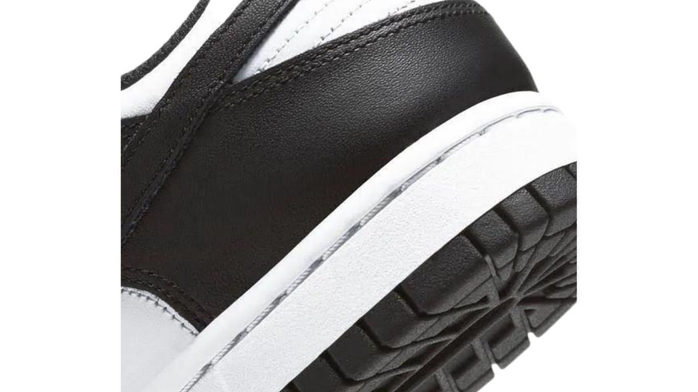 Nike Dunk Low Black & White - South Steeze 